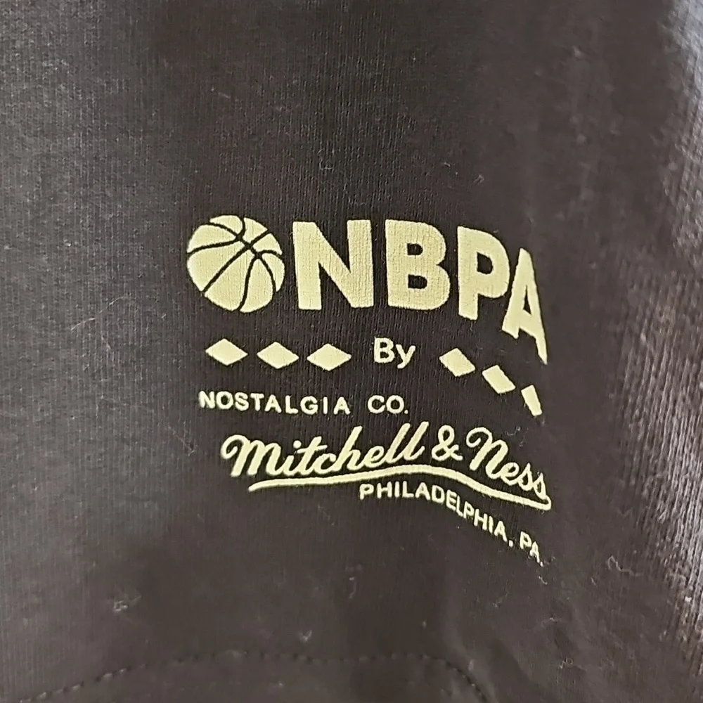 Mitchell & Ness James Harden T-Shirt.